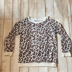 Light weight leopard sweatshirt
